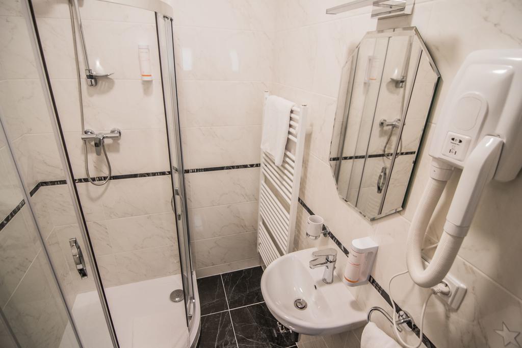 Pension Viktorin Podebrady Luaran gambar